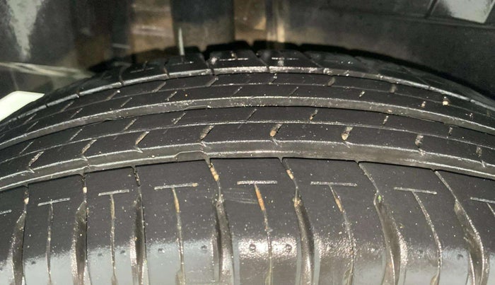 2019 Maruti Dzire VXI, Petrol, Manual, 21,174 km, Right Rear Tyre Tread