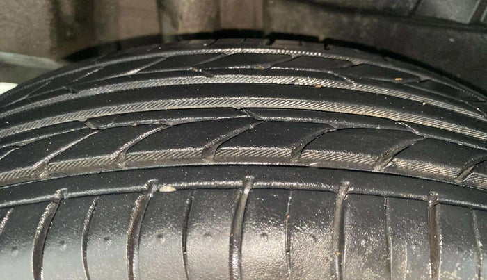 2018 Maruti Dzire VXI AMT, Petrol, Automatic, 43,524 km, Right Rear Tyre Tread