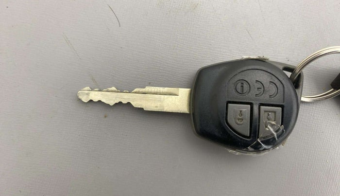 2018 Maruti Dzire VXI AMT, Petrol, Automatic, 43,524 km, Key Close Up