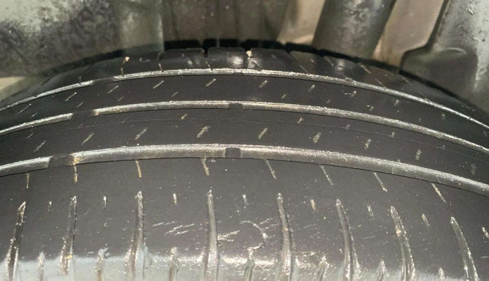 2019 Maruti Swift LXI, Petrol, Manual, 62,108 km, Left Rear Tyre Tread