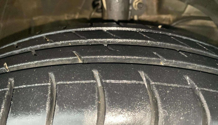 2019 Maruti Swift LXI, Petrol, Manual, 62,108 km, Right Front Tyre Tread