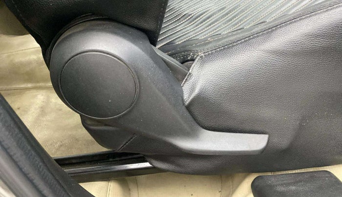 2019 Maruti Swift LXI, Petrol, Manual, 62,108 km, Driver Side Adjustment Panel