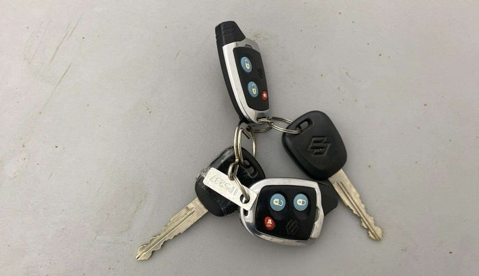2019 Maruti Swift LXI, Petrol, Manual, 62,108 km, Key Close Up
