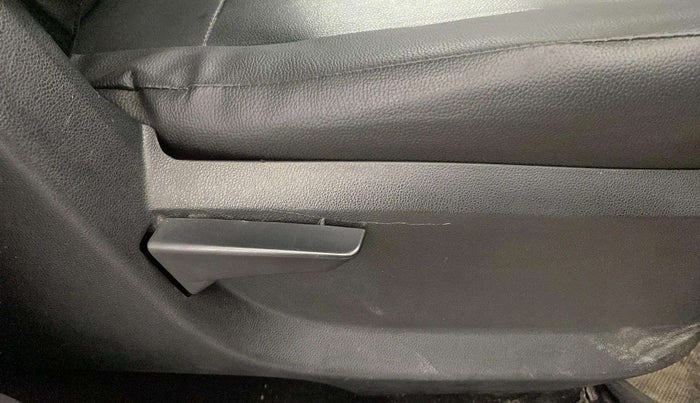 2018 Mahindra KUV 100 NXT K2+ P 6 STR, Petrol, Manual, 49,862 km, Driver Side Adjustment Panel