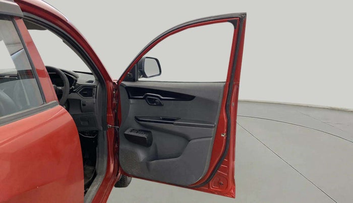 2018 Mahindra KUV 100 NXT K2+ P 6 STR, Petrol, Manual, 49,862 km, RHS Front Door