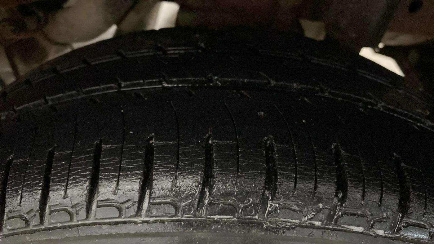 2018 Mahindra KUV 100 NXT K2+ P 6 STR, Petrol, Manual, 49,862 km, Left Rear Tyre Tread