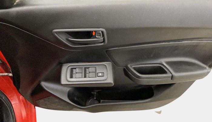 2024 Maruti Swift LXi, Petrol, Manual, 17,945 km, Driver Side Door Panels Control
