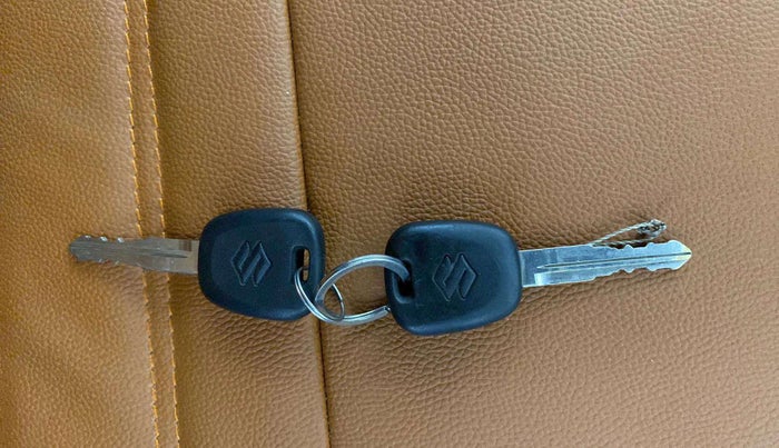 2024 Maruti Swift LXi, Petrol, Manual, 17,945 km, Key Close Up