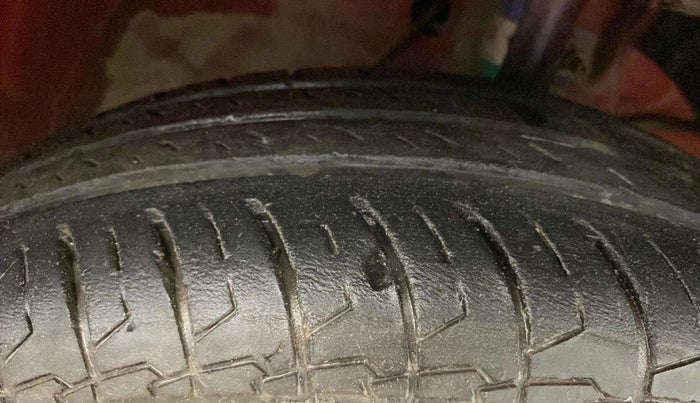 2024 Maruti Swift LXi, Petrol, Manual, 17,945 km, Right Front Tyre Tread