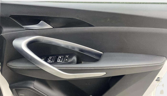 2019 MG HECTOR SHARP 1.5 DCT PETROL, Petrol, Automatic, 81,326 km, Driver Side Door Panels Control