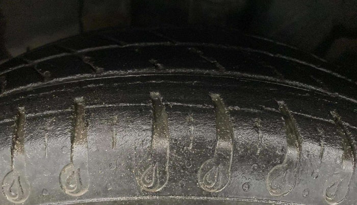 2021 Datsun Redi Go T, Petrol, Manual, 26,590 km, Left Front Tyre Tread
