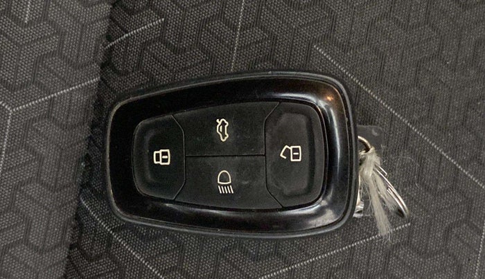 2022 Tata PUNCH ACCOMPLISHED MT, Petrol, Manual, 55,287 km, Key Close Up