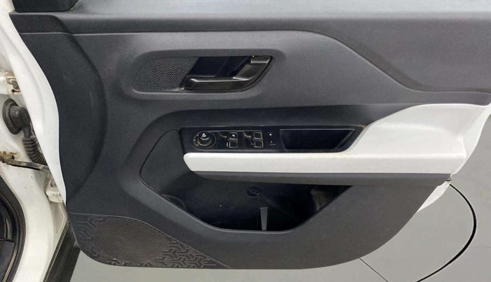 2022 Tata PUNCH ACCOMPLISHED MT, Petrol, Manual, 55,287 km, Driver Side Door Panels Control