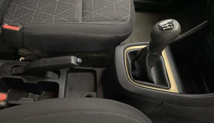 2022 Tata PUNCH ACCOMPLISHED MT, Petrol, Manual, 55,287 km, Gear Lever