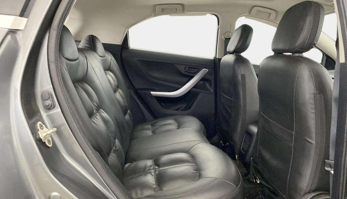 2022 Tata NEXON XM SUNROOF PETROL, Petrol, Manual, 20,307 km, Right Side Rear Door Cabin
