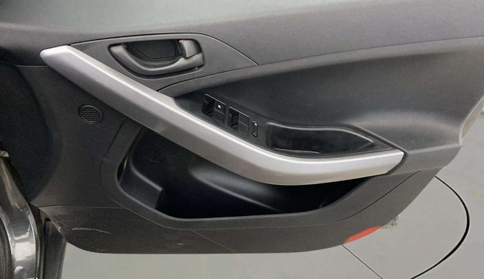 2022 Tata NEXON XM SUNROOF PETROL, Petrol, Manual, 20,307 km, Driver Side Door Panels Control