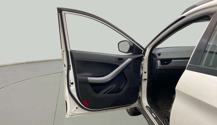 2023 Tata NEXON XM PLUS SUNROOF PETROL, Petrol, Manual, 20,724 km, LHS Front Door