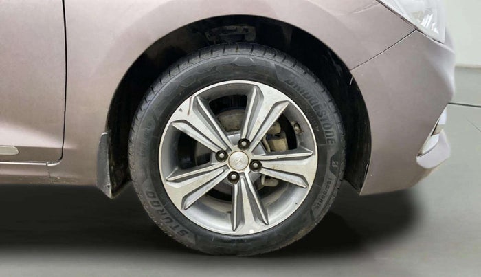 2018 Hyundai Verna 1.6 VTVT SX, CNG, Manual, 83,270 km, Right Front Wheel