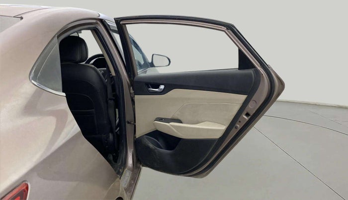 2018 Hyundai Verna 1.6 VTVT SX, CNG, Manual, 83,270 km, RHS Rear Door