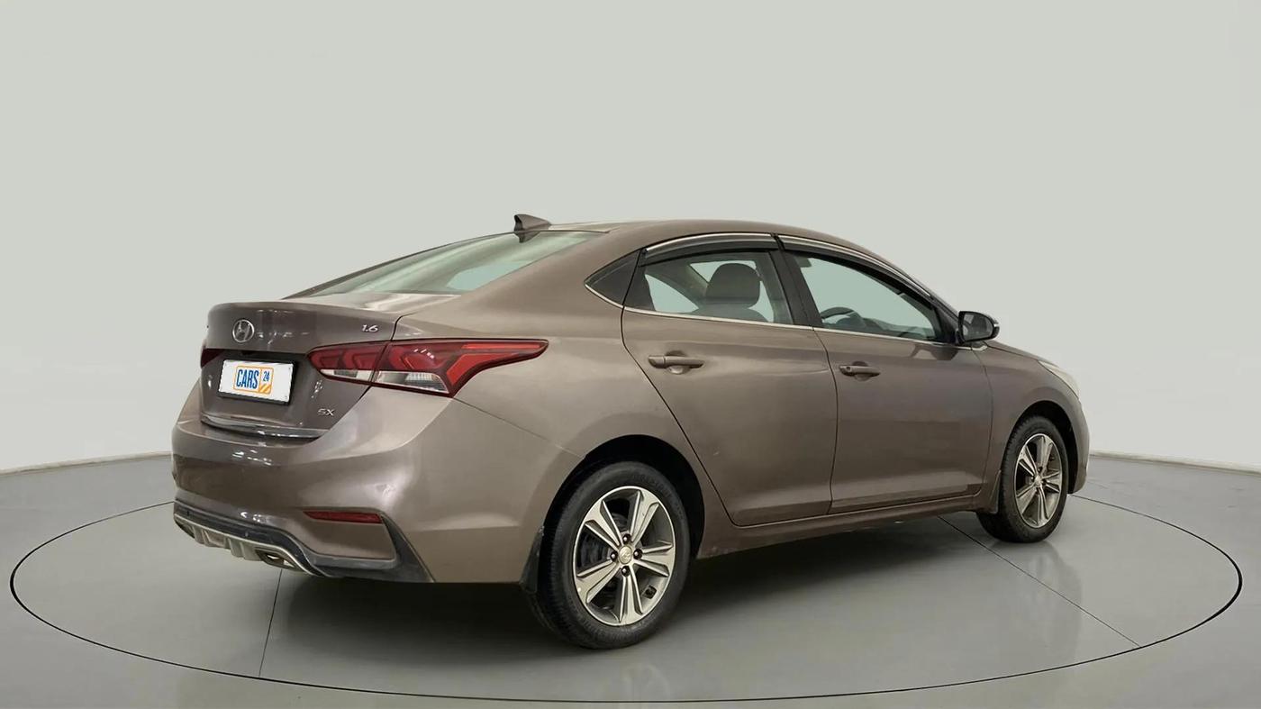 2018 Hyundai Verna 1.6 VTVT SX, CNG, Manual, 83,589 km, Right Back Diagonal