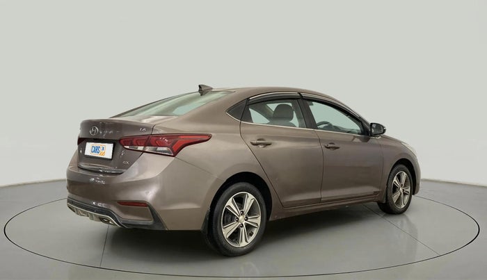 2018 Hyundai Verna 1.6 VTVT SX, CNG, Manual, 83,270 km, Right Back Diagonal