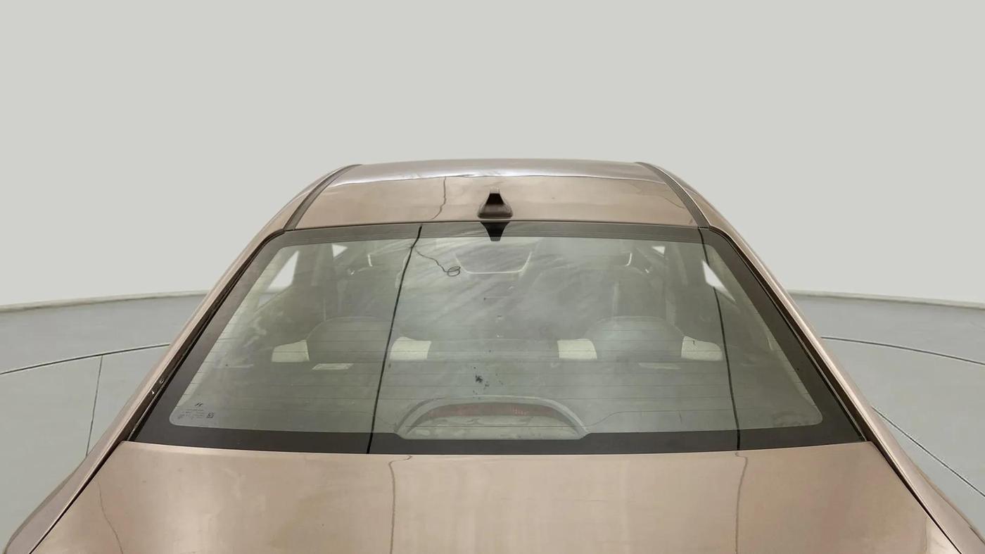 2018 Hyundai Verna 1.6 VTVT SX, CNG, Manual, 83,589 km, Rear Windshield