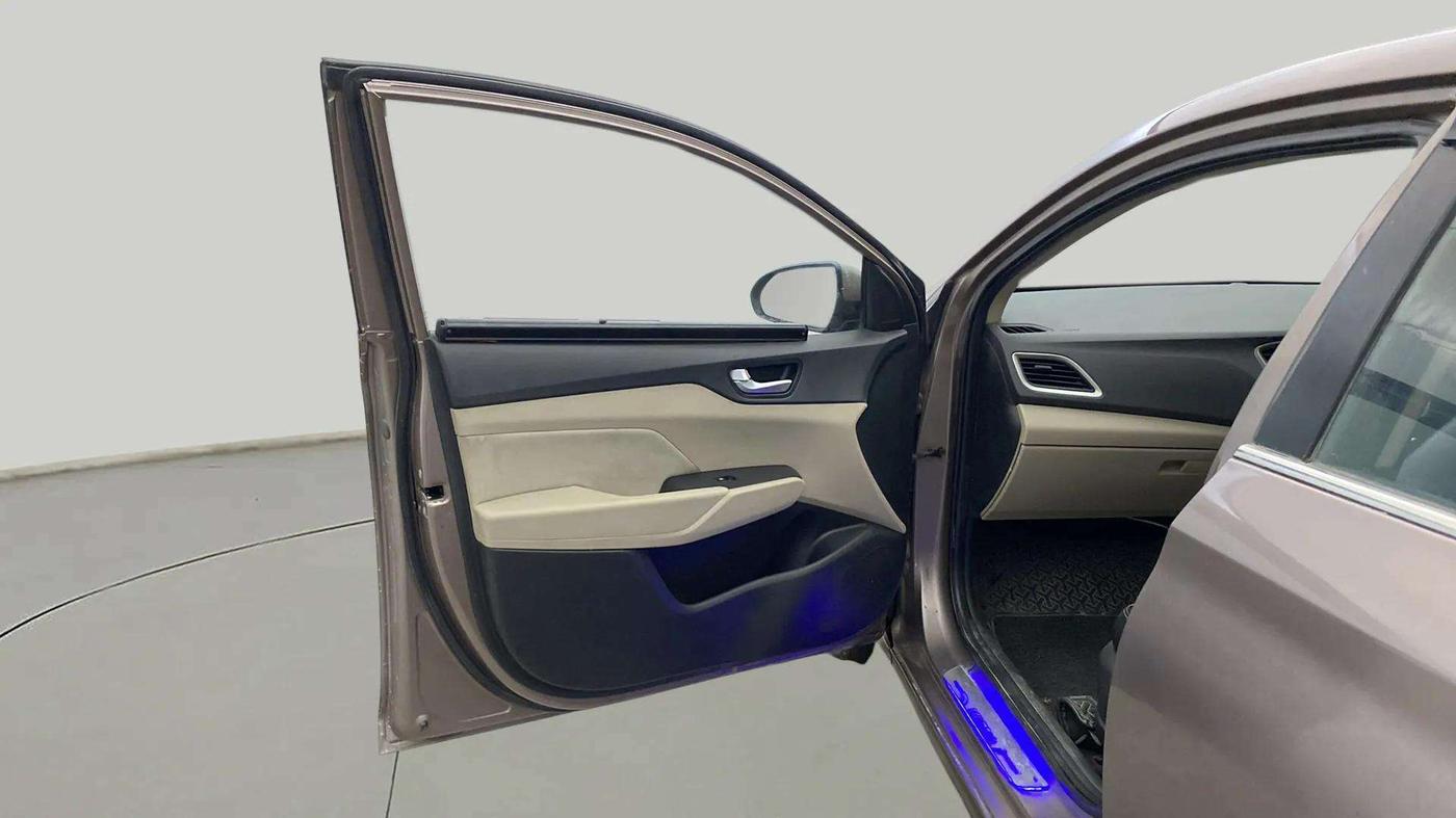 2018 Hyundai Verna 1.6 VTVT SX, CNG, Manual, 83,589 km, LHS Front Door