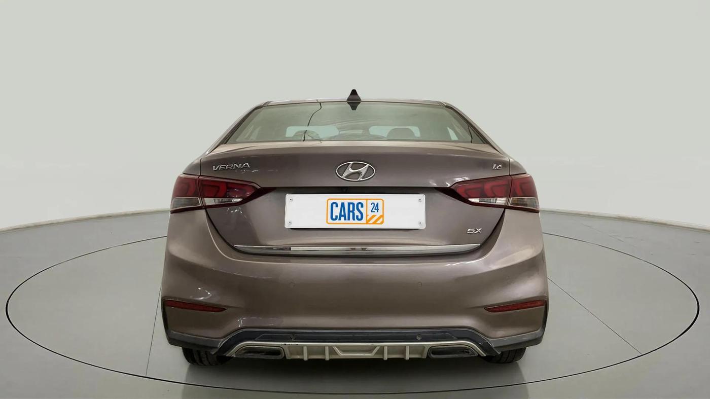 2018 Hyundai Verna 1.6 VTVT SX, CNG, Manual, 83,589 km, Back/Rear
