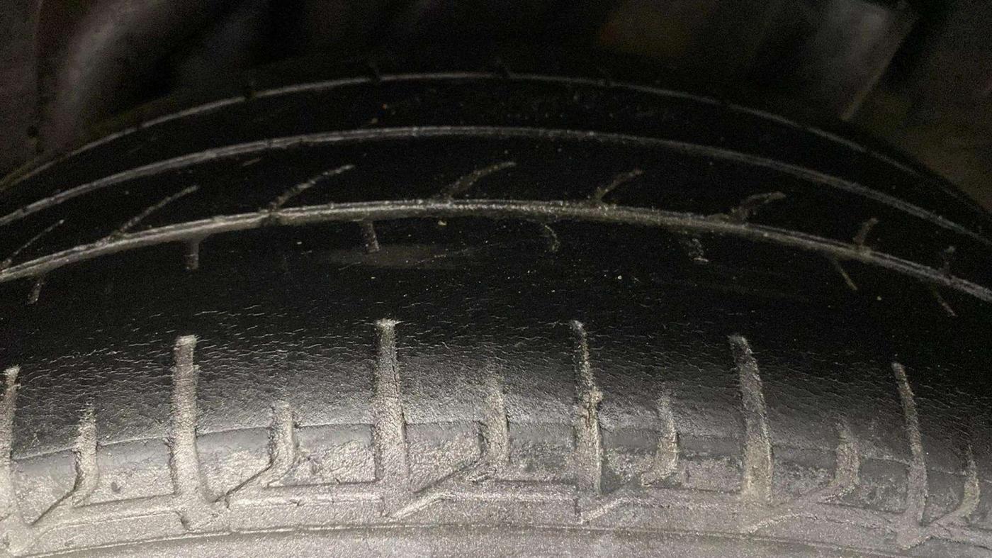 2018 Hyundai Verna 1.6 VTVT SX, CNG, Manual, 83,589 km, Left Rear Tyre Tread