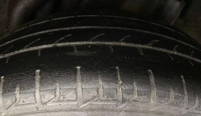 2018 Hyundai Verna 1.6 VTVT SX, CNG, Manual, 83,270 km, Left Rear Tyre Tread