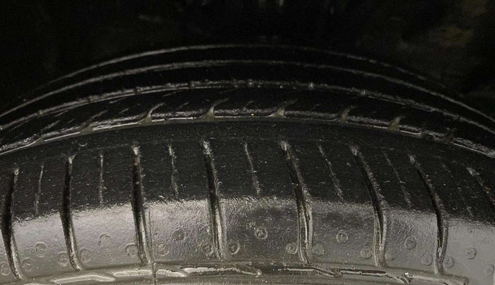 2021 KIA SELTOS HTK PLUS 1.5, Petrol, Manual, 33,891 km, Right Front Tyre Tread