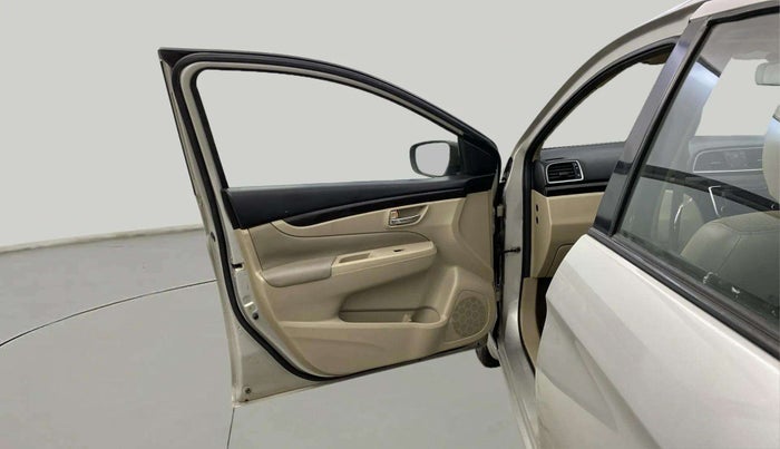 2015 Maruti Ciaz ZXI, Petrol, Manual, 96,513 km, LHS Front Door