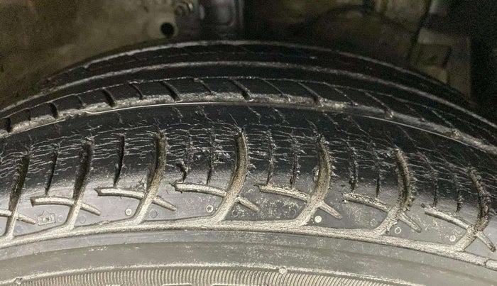 2015 Maruti Ciaz ZXI, Petrol, Manual, 96,513 km, Right Front Tyre Tread