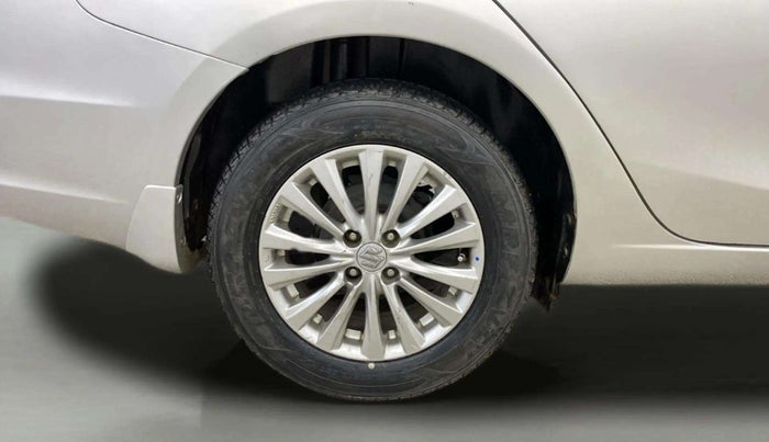 2015 Maruti Ciaz ZXI, Petrol, Manual, 96,513 km, Right Rear Wheel