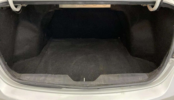 2015 Maruti Ciaz ZXI, Petrol, Manual, 96,513 km, Boot Inside