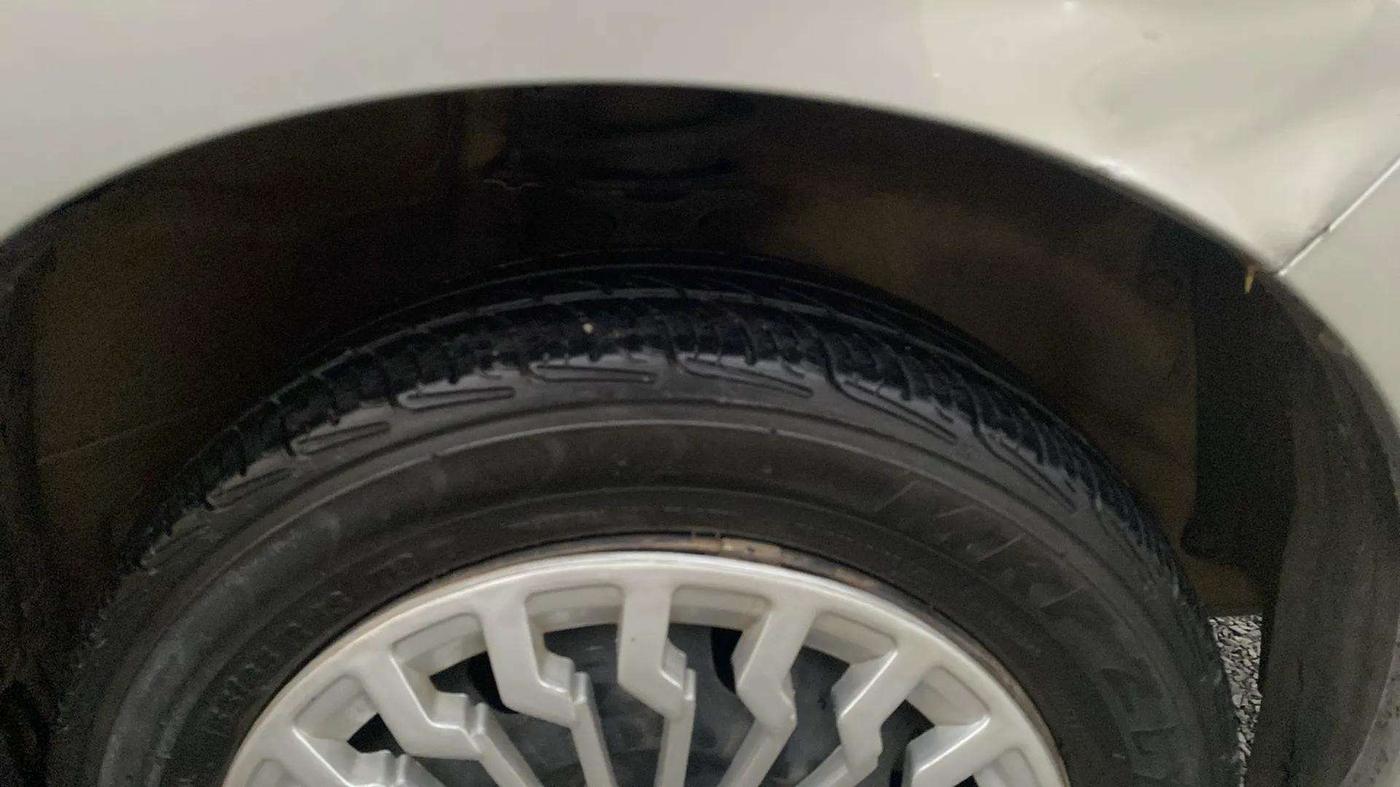2016 Maruti Alto K10 VXI, Petrol, Manual, 98,850 km, Right Front Tyre Tread