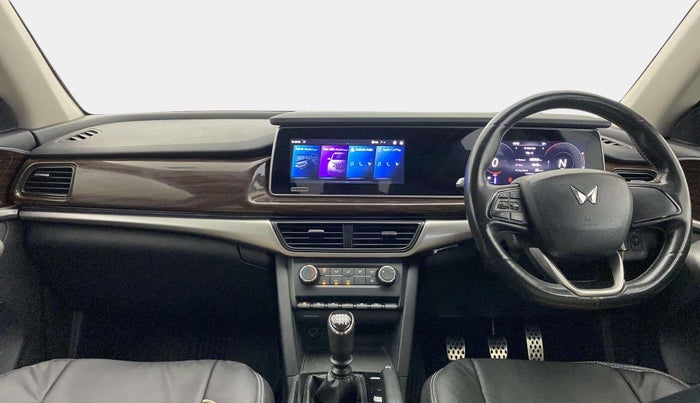 2022 Mahindra XUV700 AX 3 P MT 5 STR, Petrol, Manual, 29,390 km, Dashboard