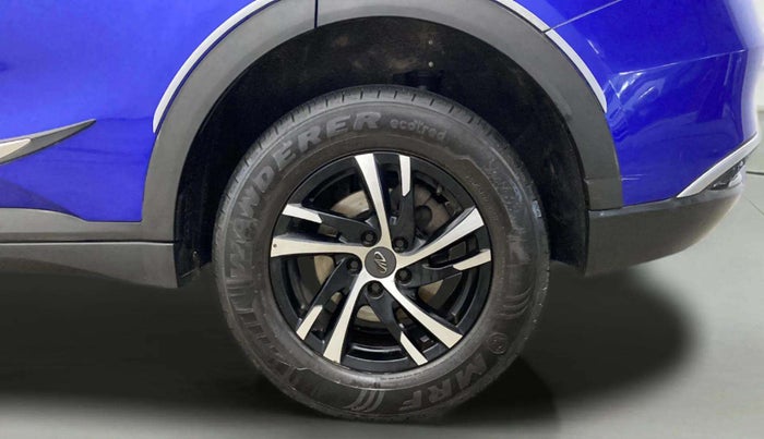 2022 Mahindra XUV700 AX 3 P MT 5 STR, Petrol, Manual, 29,390 km, Left Rear Wheel