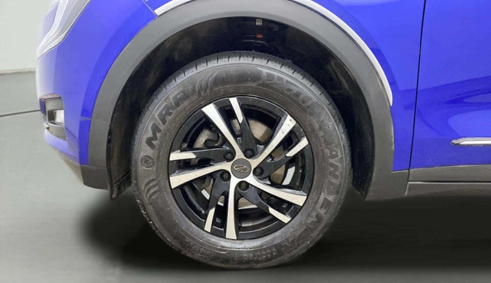 2022 Mahindra XUV700 AX 3 P MT 5 STR, Petrol, Manual, 29,390 km, Left Front Wheel