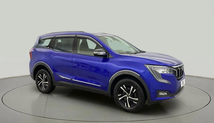 2022 Mahindra XUV700 AX 3 P MT 5 STR, Petrol, Manual, 29,390 km, Right Front Diagonal