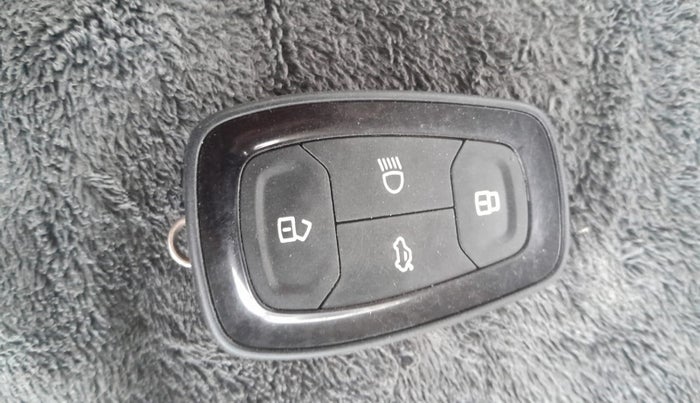 2022 Tata TIAGO NRG XZ MT, Petrol, Manual, 29,928 km, Key Close Up