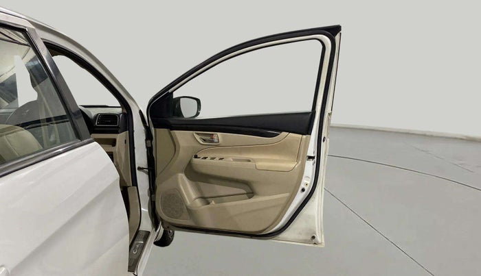 2015 Maruti Ciaz VXI+, Petrol, Manual, 95,045 km, RHS Front Door