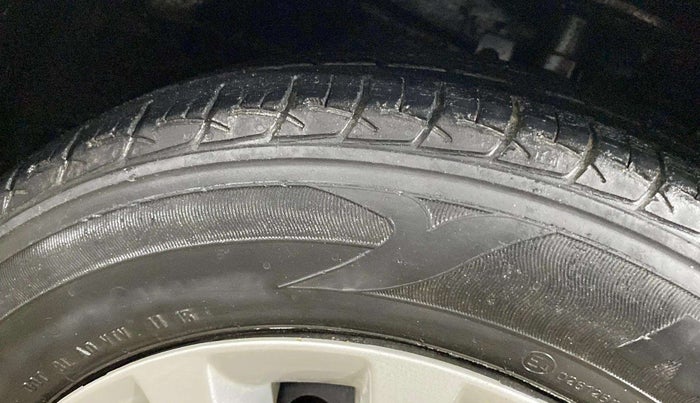 2015 Maruti Ciaz VXI+, Petrol, Manual, 95,045 km, Right Front Tyre Tread