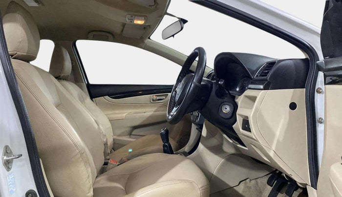 2015 Maruti Ciaz VXI+, Petrol, Manual, 95,045 km, Right Side Front Door Cabin