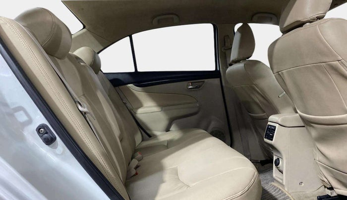 2015 Maruti Ciaz VXI+, Petrol, Manual, 95,045 km, Right Side Rear Door Cabin