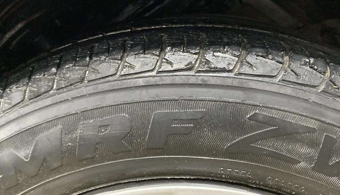 2015 Maruti Ciaz VXI+, Petrol, Manual, 95,045 km, Left Rear Tyre Tread