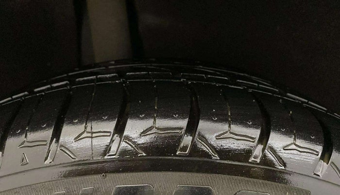 2018 Maruti Baleno ZETA CVT PETROL 1.2, Petrol, Automatic, 36,307 km, Right Rear Tyre Tread
