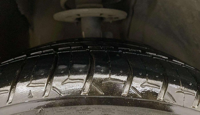 2018 Maruti Baleno ZETA CVT PETROL 1.2, Petrol, Automatic, 36,307 km, Right Front Tyre Tread