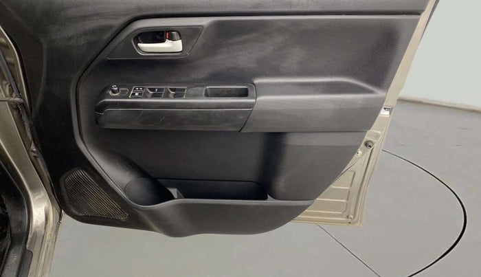 2020 Maruti New Wagon-R VXI 1.2, Petrol, Manual, 41,402 km, Driver Side Door Panels Control