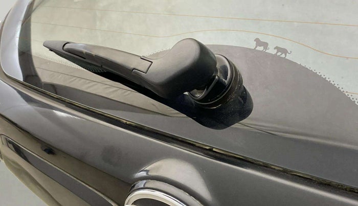 2022 Tata NEXON XZA PLUS (PREMIUM) KAZIRANGA PETROL, Petrol, Automatic, 22,947 km, Rear Wiper